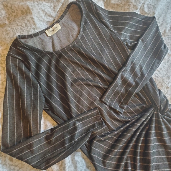 ❌SOLD❌ Pinstripe Bodycon Knot Mini Dress - Picture 4 of 7
